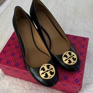 Tory Burch Leather Chelsea Wedge 10